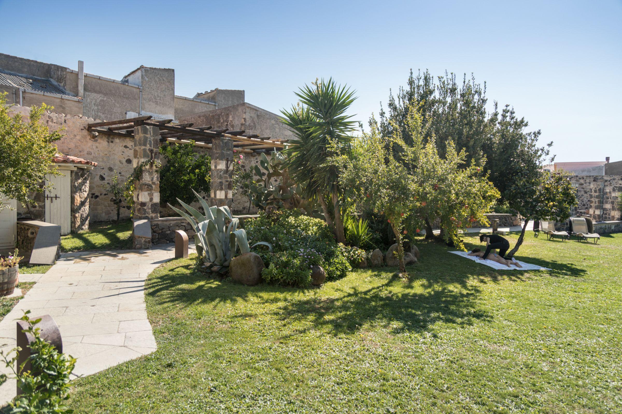 Il Cortiletto Hotel Maison Tresnuraghes Exteriör bild