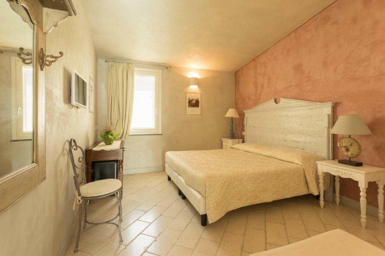 Il Cortiletto Hotel Maison Tresnuraghes Exteriör bild